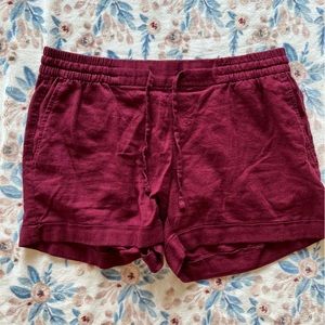 Burgundy red old navy shorts w/ pockets